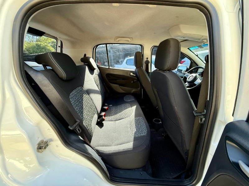FIAT UNO EVOLUTION 1.4 8V FLEX 2014/2015 AR MULTIMARCAS VENÂNCIO AIRES / Carros no Vale