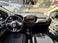 FIAT UNO EVOLUTION 1.4 8V FLEX 2014/2015 AR MULTIMARCAS VENÂNCIO AIRES / Carros no Vale