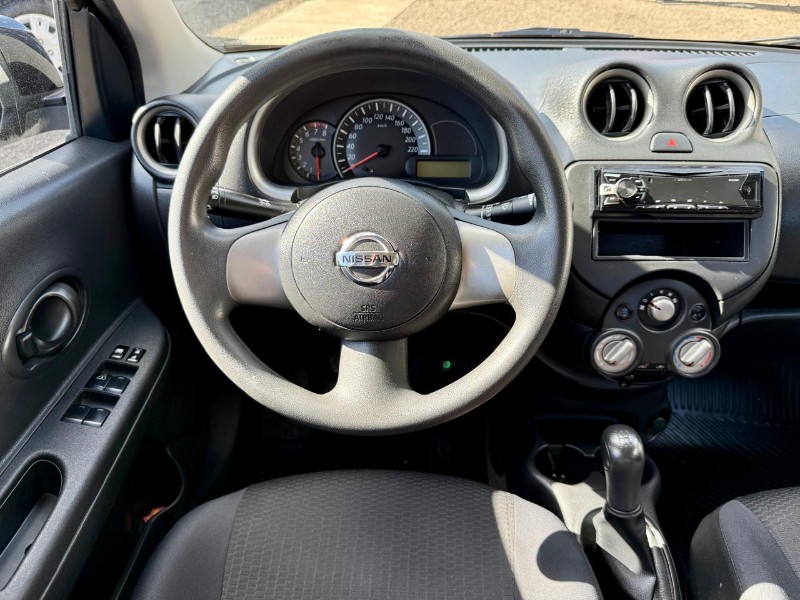 NISSAN MARCH 1.0 S 16V FLEX 4P MANUAL 2011/2012 AR MULTIMARCAS VENÂNCIO AIRES / Carros no Vale