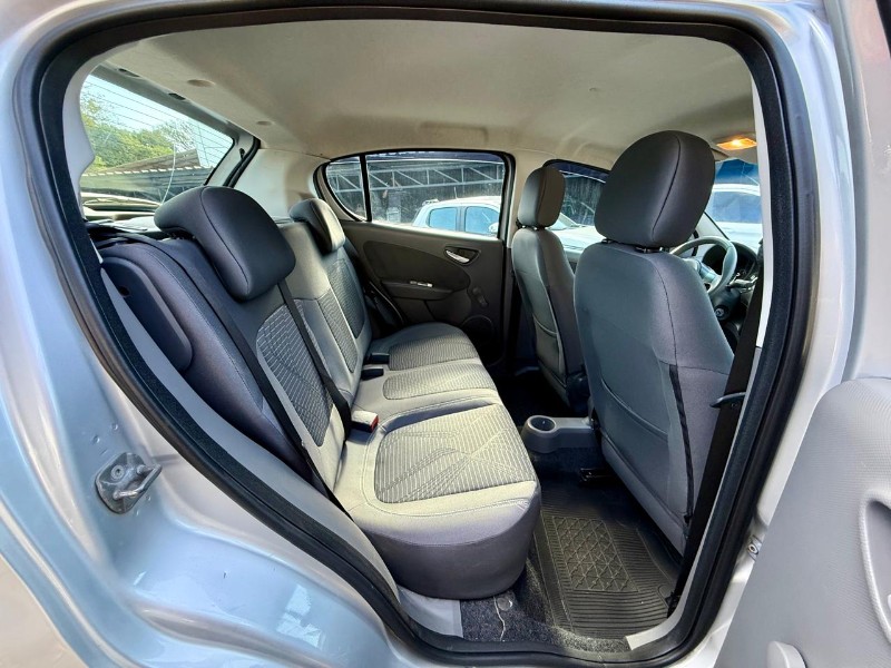 FIAT PALIO 1.0 MPI ATTRACTIVE 8V FLEX 4P MANUAL 2015/2016 AR MULTIMARCAS VENÂNCIO AIRES / Carros no Vale