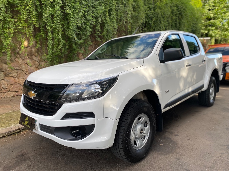 CHEVROLET S-10 LS 2.8 TURBO 4X4 2019/2020 ESTAÇÃO DO CARRO ESTRELA / Carros no Vale