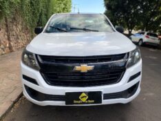 CHEVROLET S-10 LS 2.8 TURBO 4X4 2019/2020 ESTAÇÃO DO CARRO ESTRELA / Carros no Vale