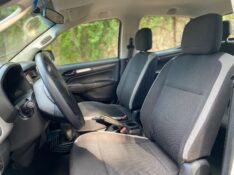 CHEVROLET S-10 LS 2.8 TURBO 4X4 2019/2020 ESTAÇÃO DO CARRO ESTRELA / Carros no Vale
