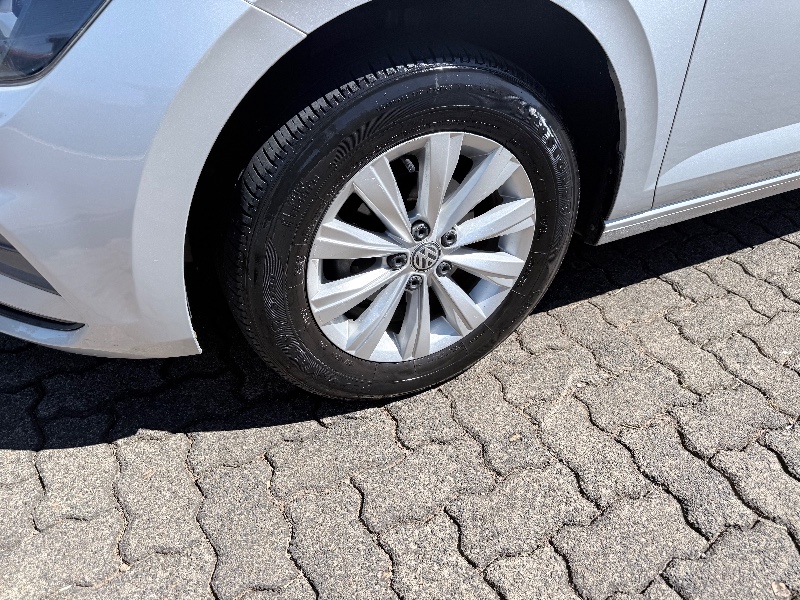 VOLKSWAGEN VIRTUS 1.6 MSI 2019/2020 ELY AUTOMÓVEIS LAJEADO / Carros no Vale
