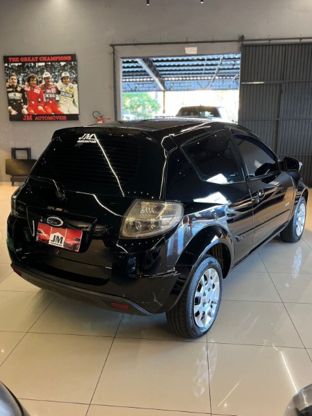 FORD KA 1.0 8V 2012/2013 JM AUTOMÓVEIS VENÂNCIO AIRES / Carros no Vale