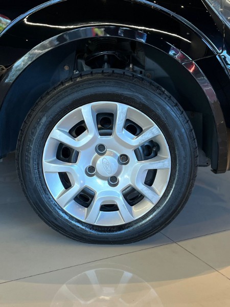 FORD KA 1.0 8V 2012/2013 JM AUTOMÓVEIS VENÂNCIO AIRES / Carros no Vale
