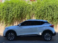 NISSAN KICKS SL 1.6 16V CVT 2016/2017 ESTAÇÃO DO CARRO ESTRELA / Carros no Vale