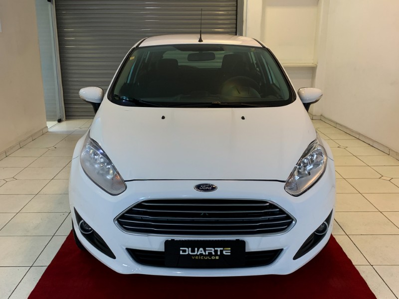 FORD FIESTA 1.6 SE HATCH 16V FLEX 4P AUTOMÁTICO 2013/2014 DUARTE VEÍCULOS PORTO ALEGRE / Carros no Vale
