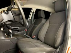 FORD FIESTA 1.6 SE HATCH 16V FLEX 4P AUTOMÁTICO 2013/2014 DUARTE VEÍCULOS PORTO ALEGRE / Carros no Vale