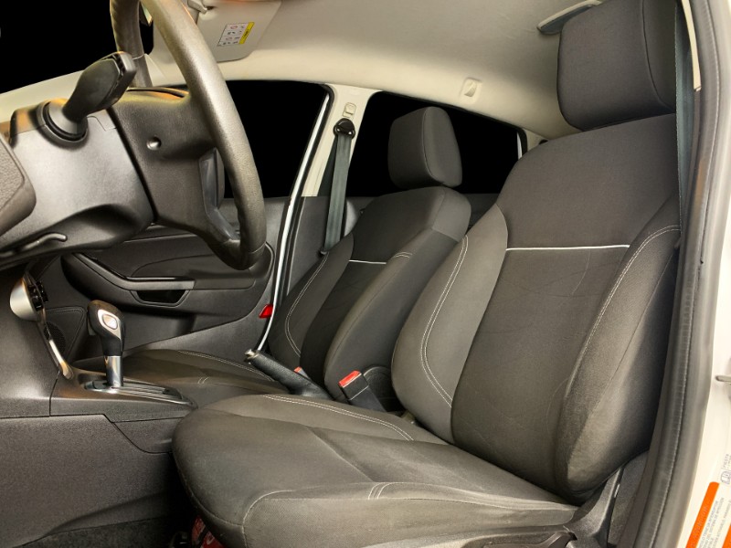 FORD FIESTA 1.6 SE HATCH 16V FLEX 4P AUTOMÁTICO 2013/2014 DUARTE VEÍCULOS PORTO ALEGRE / Carros no Vale