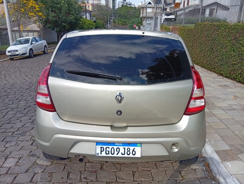 RENAULT SANDERO 1.0 AUTHENTIQUE 2013/2014 ALTERNATIVA VEÍCULOS LAJEADO / Carros no Vale