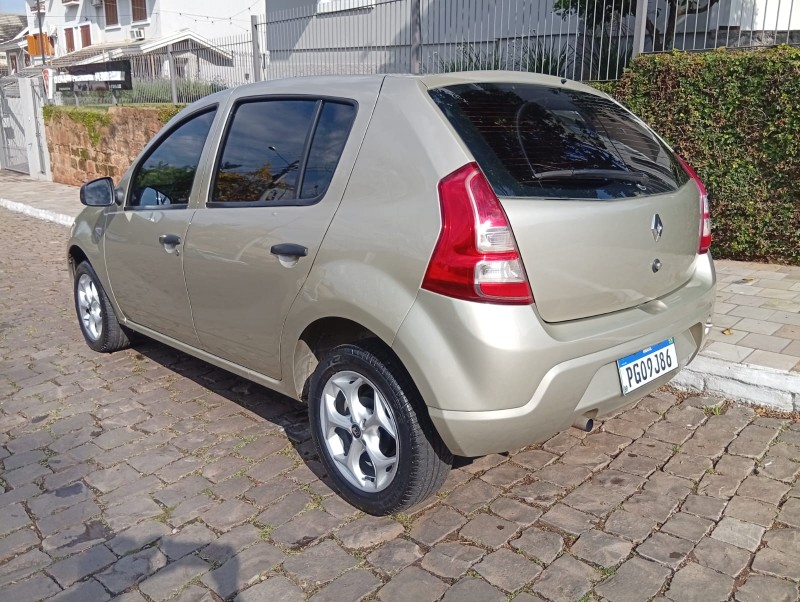 RENAULT SANDERO 1.0 AUTHENTIQUE 2013/2014 ALTERNATIVA VEÍCULOS LAJEADO / Carros no Vale