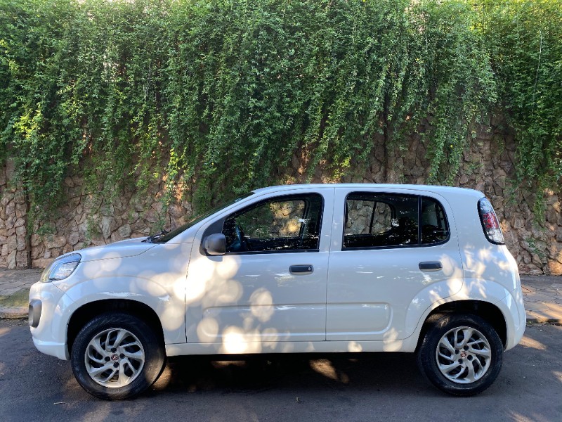 FIAT UNO 1.0 ATTRACTIVE 8V 2021/2021 ESTAÇÃO DO CARRO ESTRELA / Carros no Vale