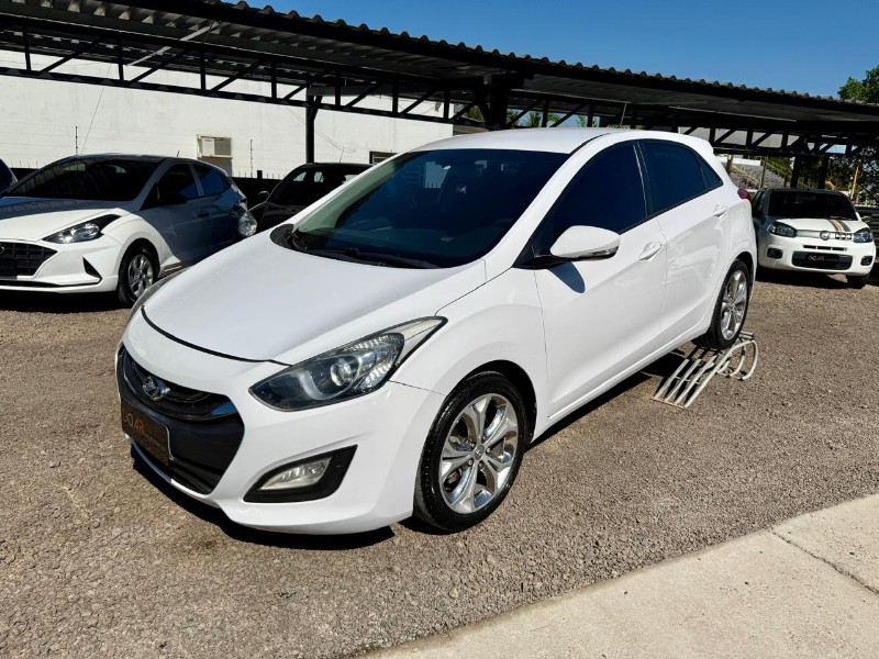 HYUNDAI I30 1.8 MPI 16V GASOLINA 4P AUTOMATICO 2014/2015 AR MULTIMARCAS VENÂNCIO AIRES / Carros no Vale HYUNDAI I30 1.8 MPI 16V GASOLINA 4P AUTOMATICO 2014/2015 AR MULTIMARCAS VENÂNCIO AIRES / Carros no Vale