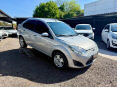 FORD FIESTA SEDAN SE 1.6 8V 2013/2014 AR MULTIMARCAS VENÂNCIO AIRES / Carros no Vale