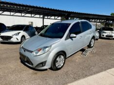 FORD FIESTA SEDAN SE 1.6 8V 2013/2014 AR MULTIMARCAS VENÂNCIO AIRES / Carros no Vale