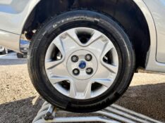FORD FIESTA SEDAN SE 1.6 8V 2013/2014 AR MULTIMARCAS VENÂNCIO AIRES / Carros no Vale