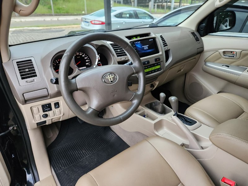 TOYOTA HILUX SW4 SRV D4-D 4X4 3.0 TDI DIES AUT 2006/2006 TS VEÍCULOS ANTA GORDA / Carros no Vale
