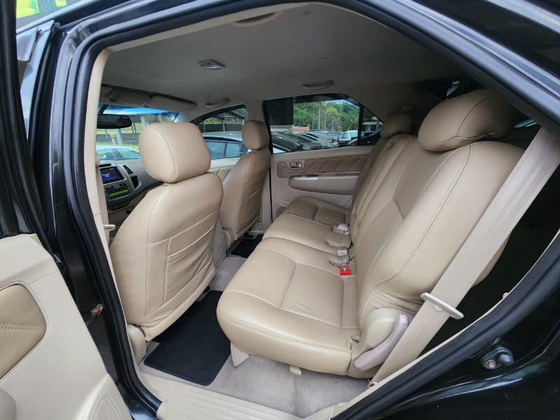 TOYOTA HILUX SW4 SRV D4-D 4X4 3.0 TDI DIES AUT 2006/2006 TS VEÍCULOS ANTA GORDA / Carros no Vale