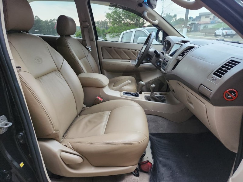 TOYOTA HILUX SW4 SRV D4-D 4X4 3.0 TDI DIES AUT 2006/2006 TS VEÍCULOS ANTA GORDA / Carros no Vale