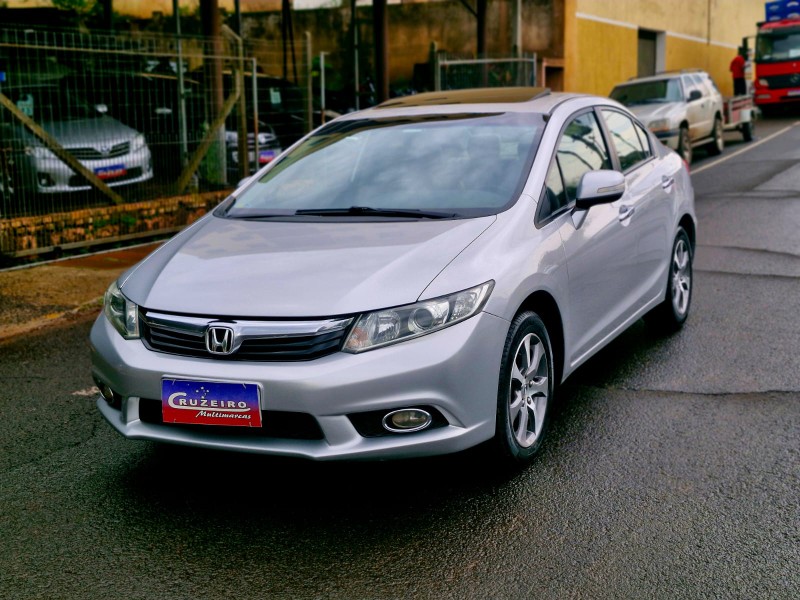 HONDA CIVIC 1.8 EXS 16V 2012/2012 CRUZEIRO MULTIMARCAS CRUZEIRO DO SUL / Carros no Vale