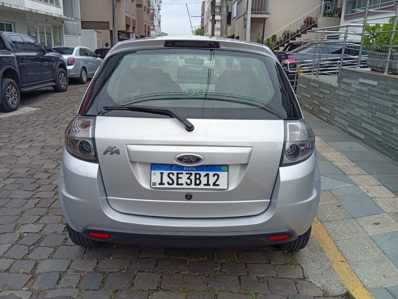 FORD KA 1.0 FLEX 2011/2012 ALTERNATIVA VEÍCULOS LAJEADO / Carros no Vale