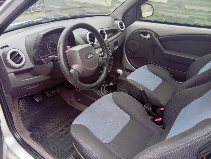 FORD KA 1.0 FLEX 2011/2012 ALTERNATIVA VEÍCULOS LAJEADO / Carros no Vale
