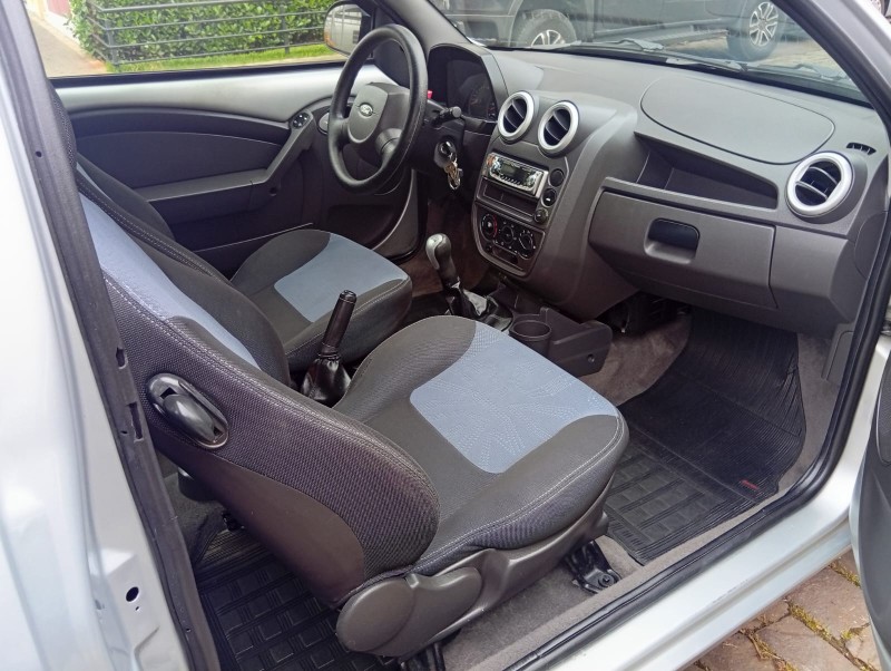 FORD KA 1.0 FLEX 2011/2012 ALTERNATIVA VEÍCULOS LAJEADO / Carros no Vale