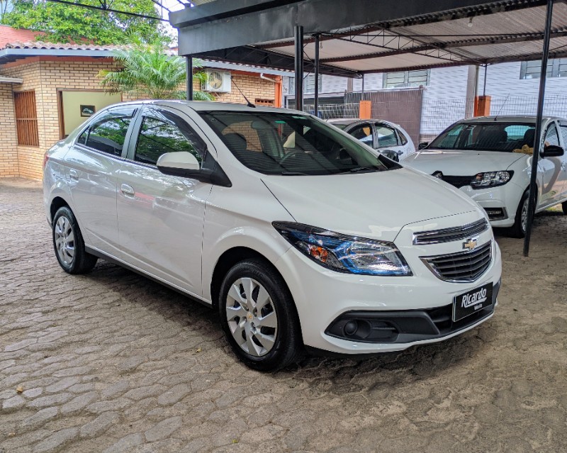 CHEVROLET PRISMA SED. LT 1.4 8V FLEXPOWER 4P 2014/2015 RICARDO VEÍCULOS TEUTÔNIA / Carros no Vale
