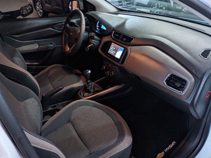 CHEVROLET PRISMA SED. LT 1.4 8V FLEXPOWER 4P 2014/2015 RICARDO VEÍCULOS TEUTÔNIA / Carros no Vale