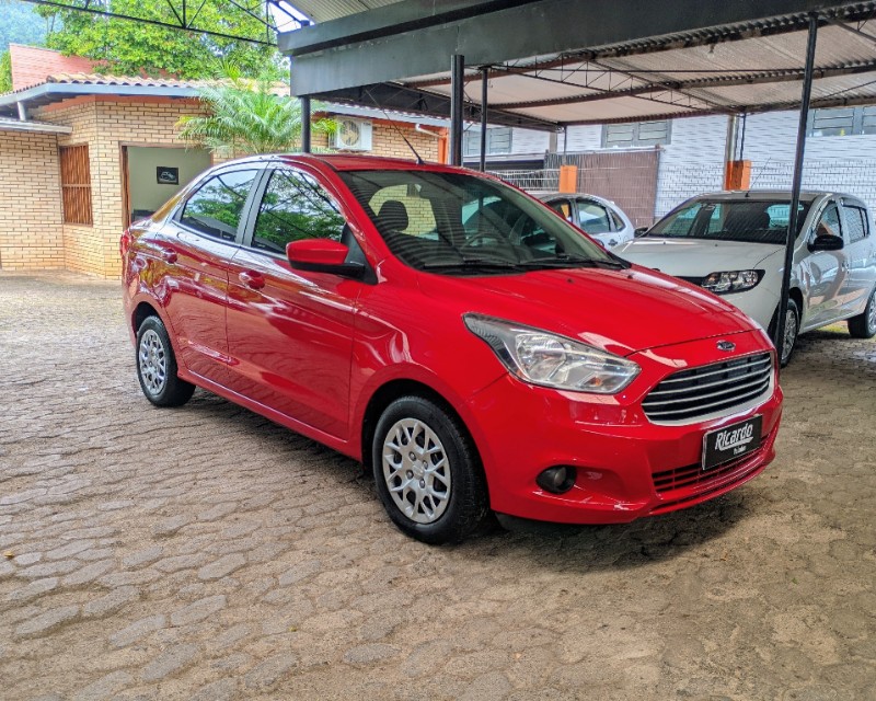 FORD KA + 1.5 SE PLUS 16V 2017/2018 RICARDO VEÍCULOS TEUTÔNIA / Carros no Vale