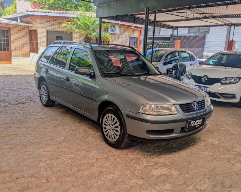 VOLKSWAGEN PARATI 1.8 TOUR 8V 2001/2002 RICARDO VEÍCULOS TEUTÔNIA / Carros no Vale