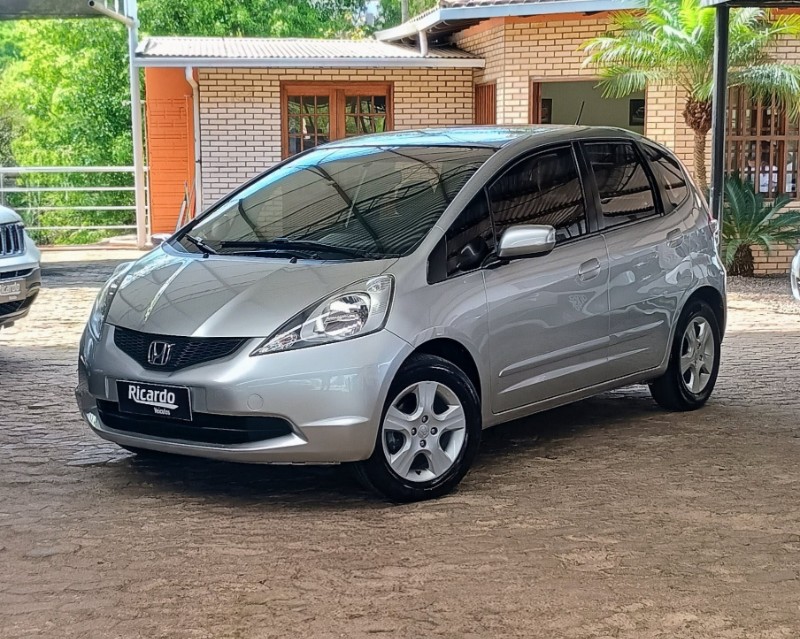 HONDA FIT LX 1.4/ 1.4 FLEX 8V/16V 5P MEC. 2010/2010 RICARDO VEÍCULOS TEUTÔNIA / Carros no Vale