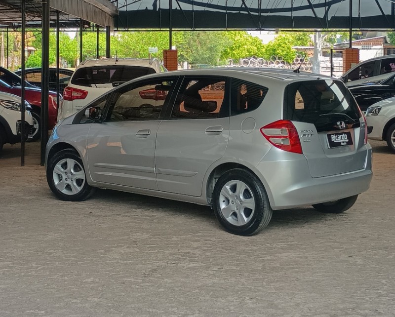 HONDA FIT LX 1.4/ 1.4 FLEX 8V/16V 5P MEC. 2010/2010 RICARDO VEÍCULOS TEUTÔNIA / Carros no Vale