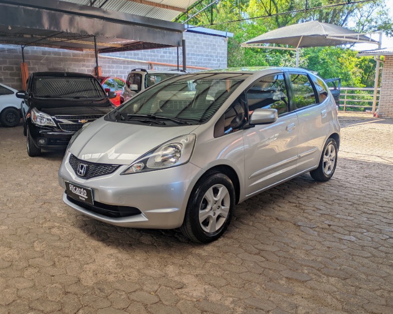 HONDA FIT LX 1.4/ 1.4 FLEX 8V/16V 5P MEC. 2010/2010 RICARDO VEÍCULOS TEUTÔNIA / Carros no Vale