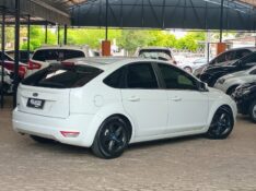 FORD FOCUS 1.6 GLX 2012/2013 RICARDO VEÍCULOS TEUTÔNIA / Carros no Vale