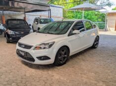 FORD FOCUS 1.6 GLX 2012/2013 RICARDO VEÍCULOS TEUTÔNIA / Carros no Vale