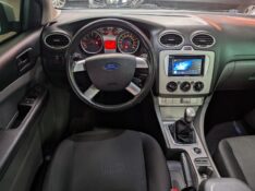 FORD FOCUS 1.6 GLX 2012/2013 RICARDO VEÍCULOS TEUTÔNIA / Carros no Vale