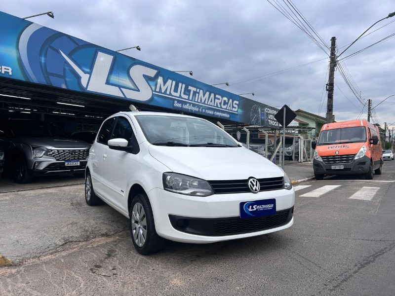 VOLKSWAGEN FOX 1.0 MI 8V TOTAL FLEX 4P 2014/2014 LS MULTIMARCAS VENÂNCIO AIRES / Carros no Vale