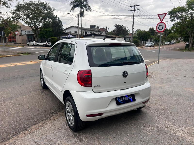 VOLKSWAGEN FOX 1.0 MI 8V TOTAL FLEX 4P 2014/2014 LS MULTIMARCAS VENÂNCIO AIRES / Carros no Vale