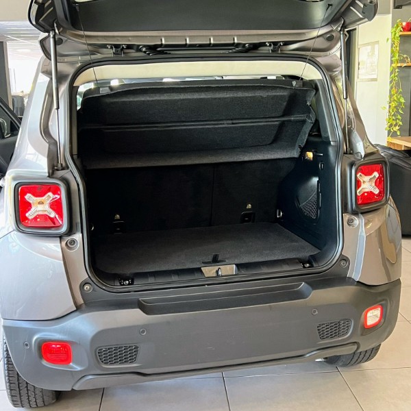 JEEP RENEGADE 1.8 LONGITUDE 16V 2018/2018 JOÃO CARROS MULTIMARCAS GUAPORÉ / Carros no Vale