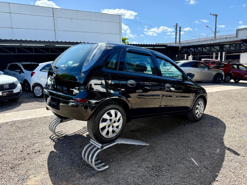 CHEVROLET CORSA HATCH MAXX 1.4 ECONOFLEX 2011/2012 AR MULTIMARCAS VENÂNCIO AIRES / Carros no Vale