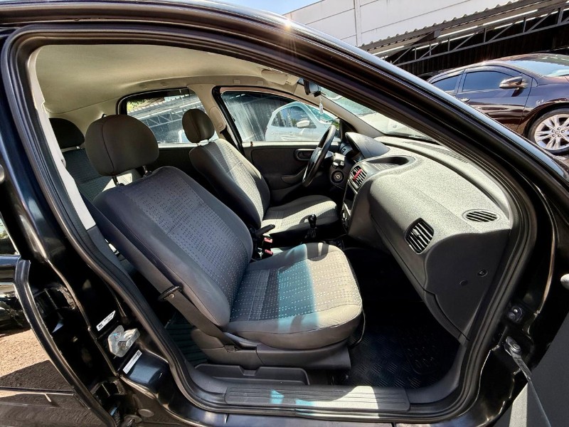 CHEVROLET CORSA HATCH MAXX 1.4 ECONOFLEX 2011/2012 AR MULTIMARCAS VENÂNCIO AIRES / Carros no Vale