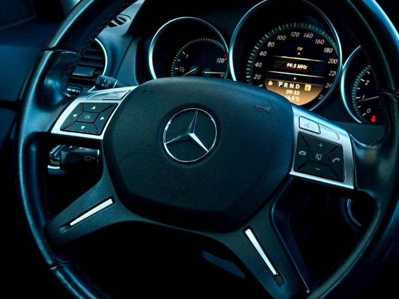 MERCEDES-BENZ C 180 CGI CLASSIC 1.8 16V 156CV 2012/2012 SÉTIMA VEÍCULOS GUAPORÉ / Carros no Vale