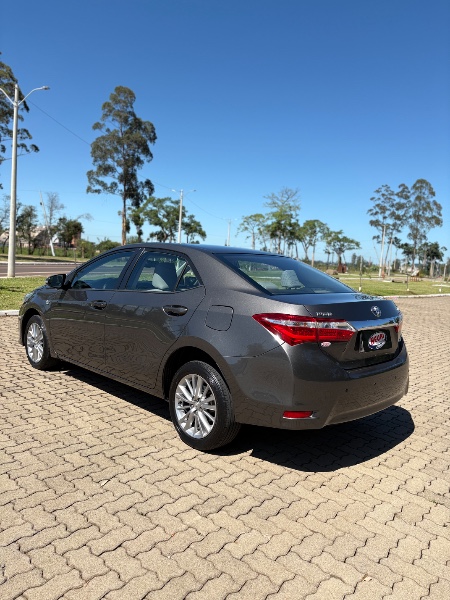 TOYOTA COROLLA 2.0 XEI 16V FLEX 4P AUTOMÁTICO /2015 NEURI VEÍCULOS LAJEADO / Carros no Vale