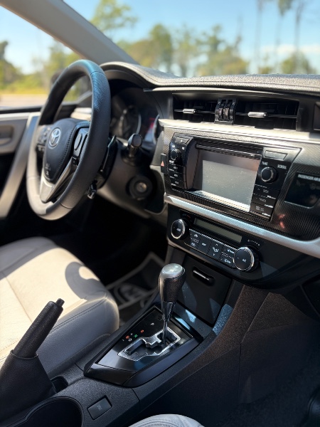 TOYOTA COROLLA 2.0 XEI 16V FLEX 4P AUTOMÁTICO /2015 NEURI VEÍCULOS LAJEADO / Carros no Vale