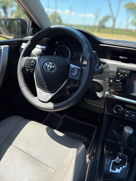 TOYOTA COROLLA 2.0 XEI 16V FLEX 4P AUTOMÁTICO /2015 NEURI VEÍCULOS LAJEADO / Carros no Vale