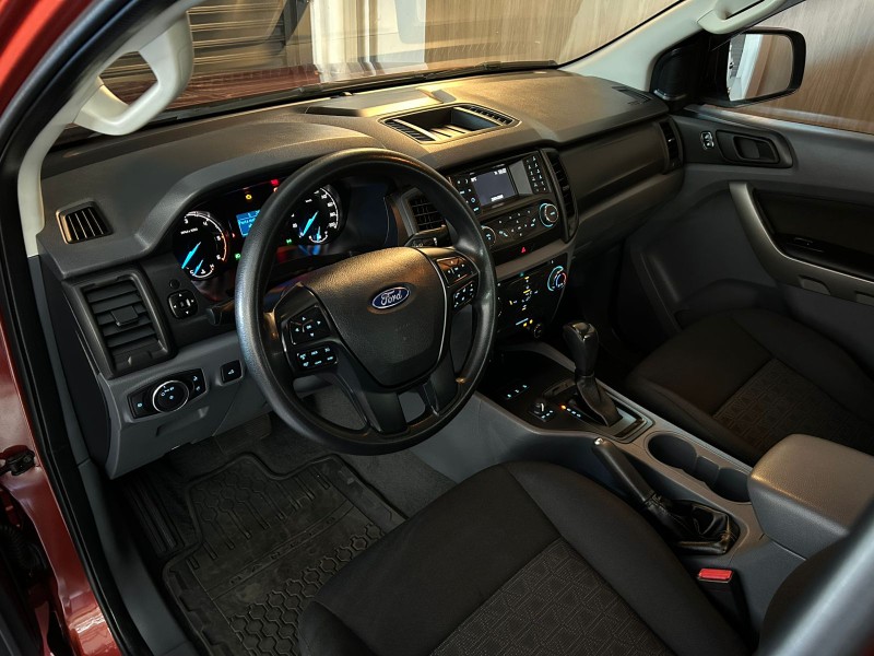 FORD RANGER XLS 2.2 4X4 CD DIESEL AUT. /2019 IDEAL VEÍCULOS LAJEADO / Carros no Vale