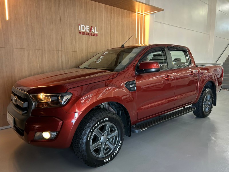 FORD RANGER XLS 2.2 4X4 CD DIESEL AUT. /2019 IDEAL VEÍCULOS LAJEADO / Carros no Vale