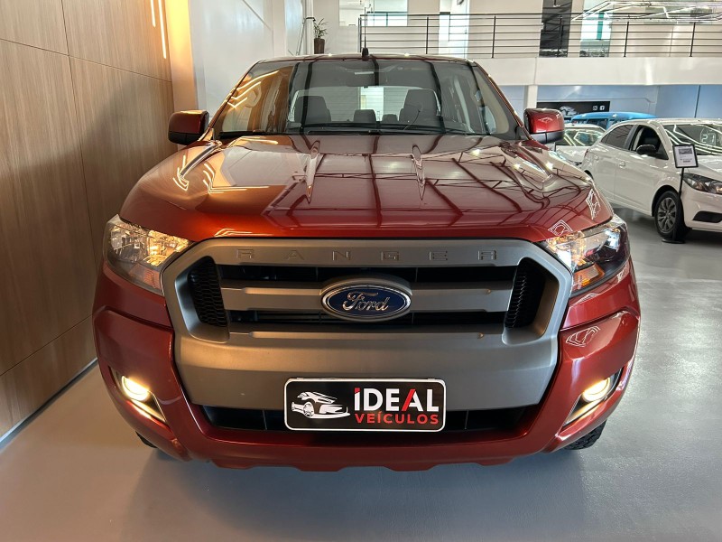 FORD RANGER XLS 2.2 4X4 CD DIESEL AUT. /2019 IDEAL VEÍCULOS LAJEADO / Carros no Vale